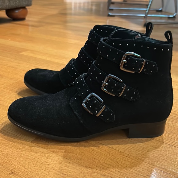 Blondo Wsterproof Buckle Booties - Picture 2 of 6